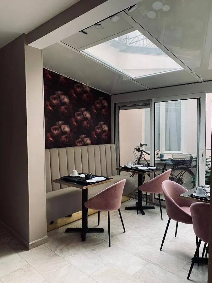 Hotel Agenor París 3*,