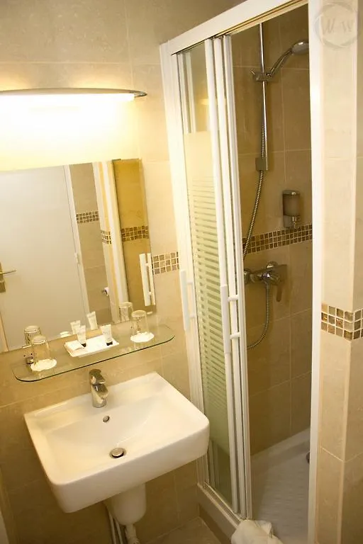 Hotel Agenor París 3*,